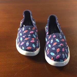 Tom’s kids popsicle shoes